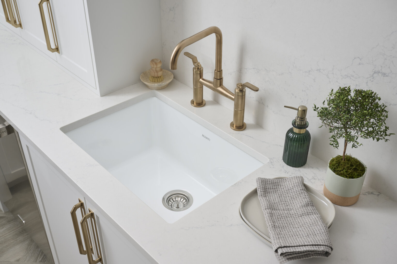 Guide to Cleaning Your Kitchen Sinks and Drains