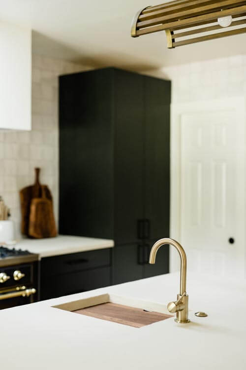 MHPxKim049 Ruvati Shines on HGTV’s ‘Why the Heck Did I Buy This House?’ Featuring Designer Kim Wolfe