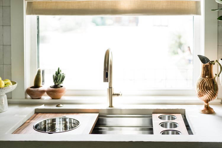 MHPxKim059 Ruvati Shines on HGTV’s ‘Why the Heck Did I Buy This House?’ Featuring Designer Kim Wolfe