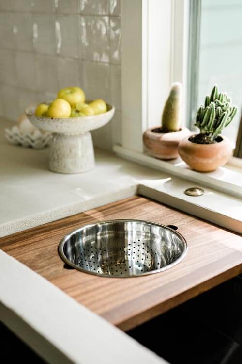 MHPxKim060 Ruvati Shines on HGTV’s ‘Why the Heck Did I Buy This House?’ Featuring Designer Kim Wolfe