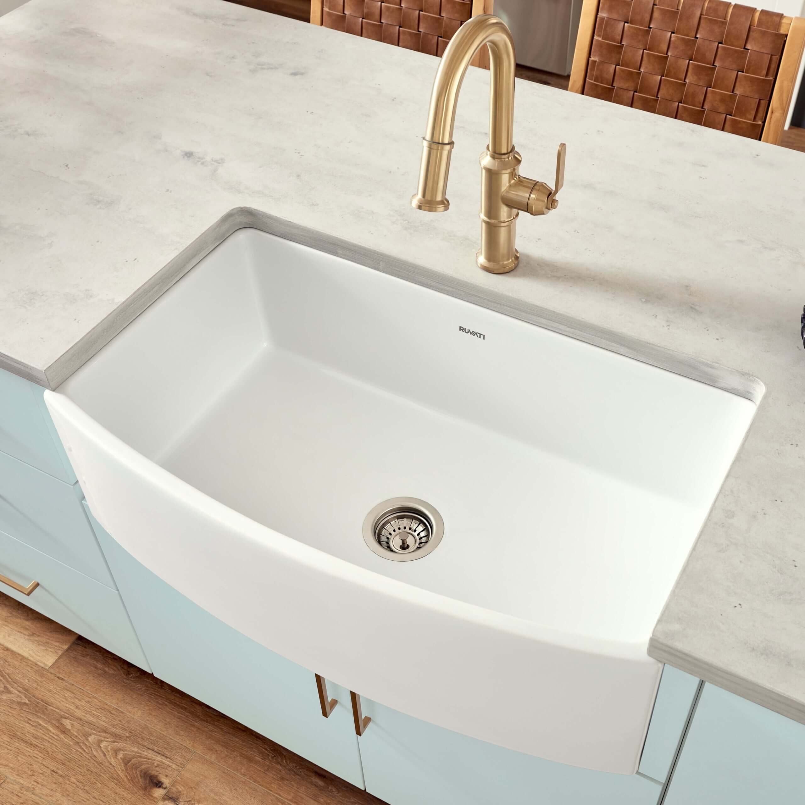 White Bow Front Curved Fireclay Sink